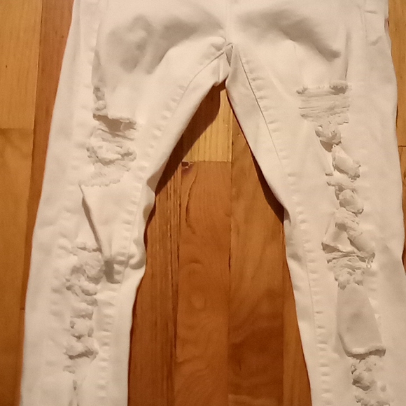 Stretchy White Skinny Jeans - Picture 3 of 8
